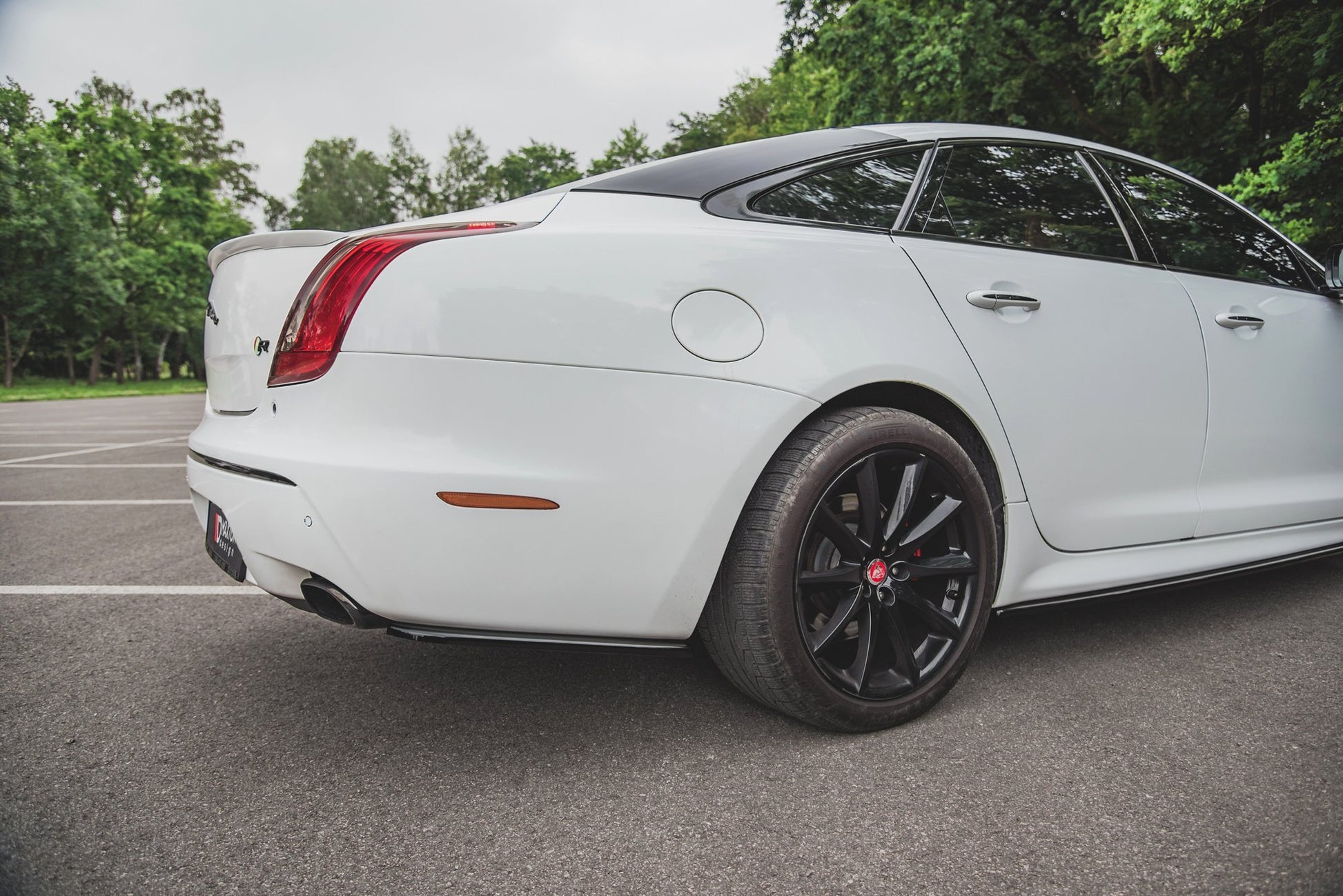Heck Ansatz Flaps Diffusor für Jaguar XJ X351 schwarz Hochglanz