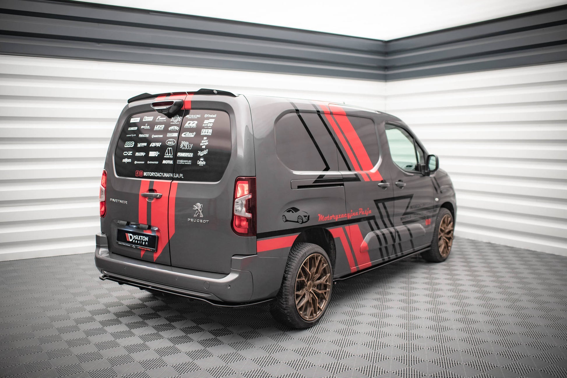 Spoiler CAP für Peugeot Partner Mk3 schwarz Hochglanz