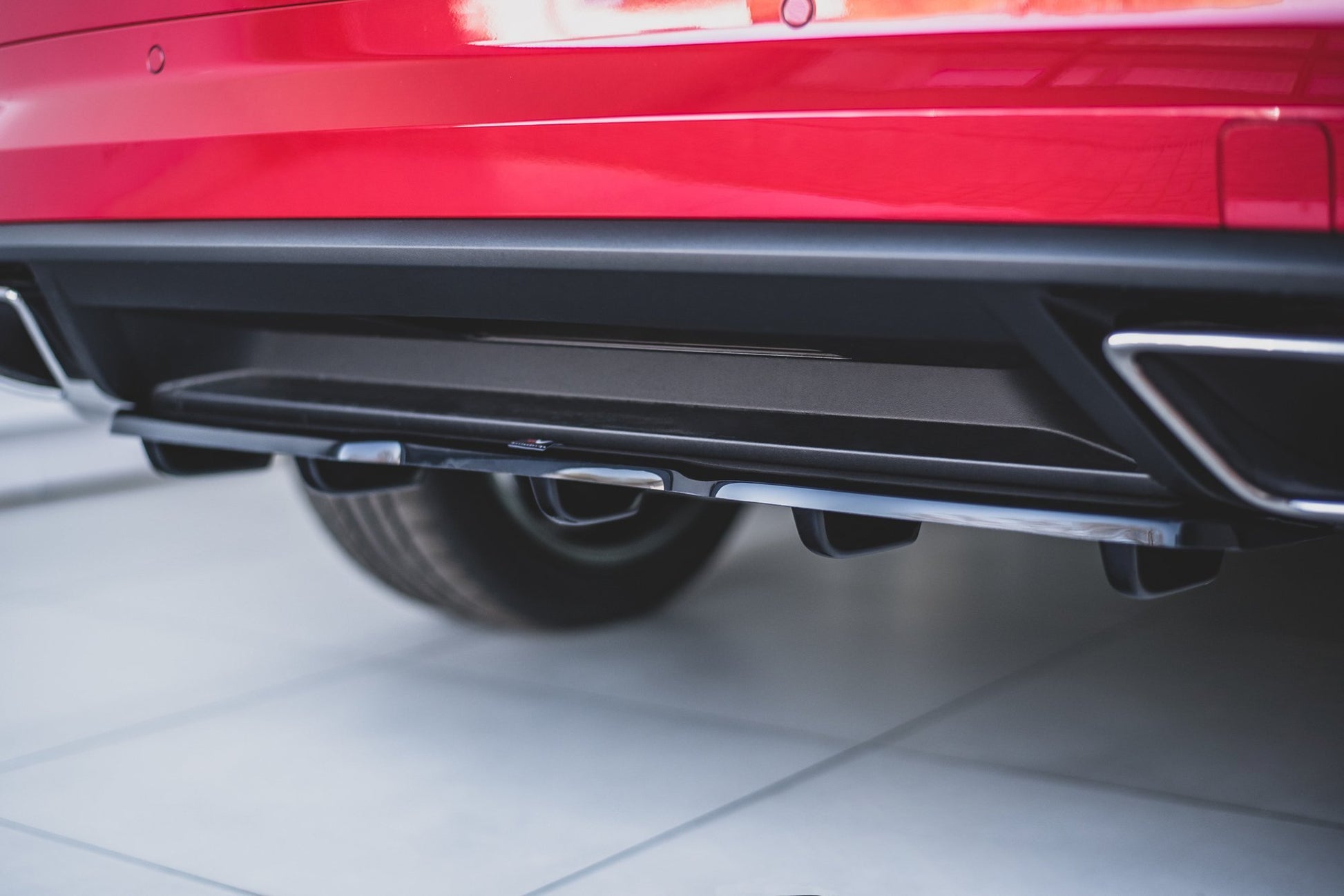 Mittlerer Diffusor Heck Ansatz DTM Look für Skoda Kodiaq RS Carbon Look