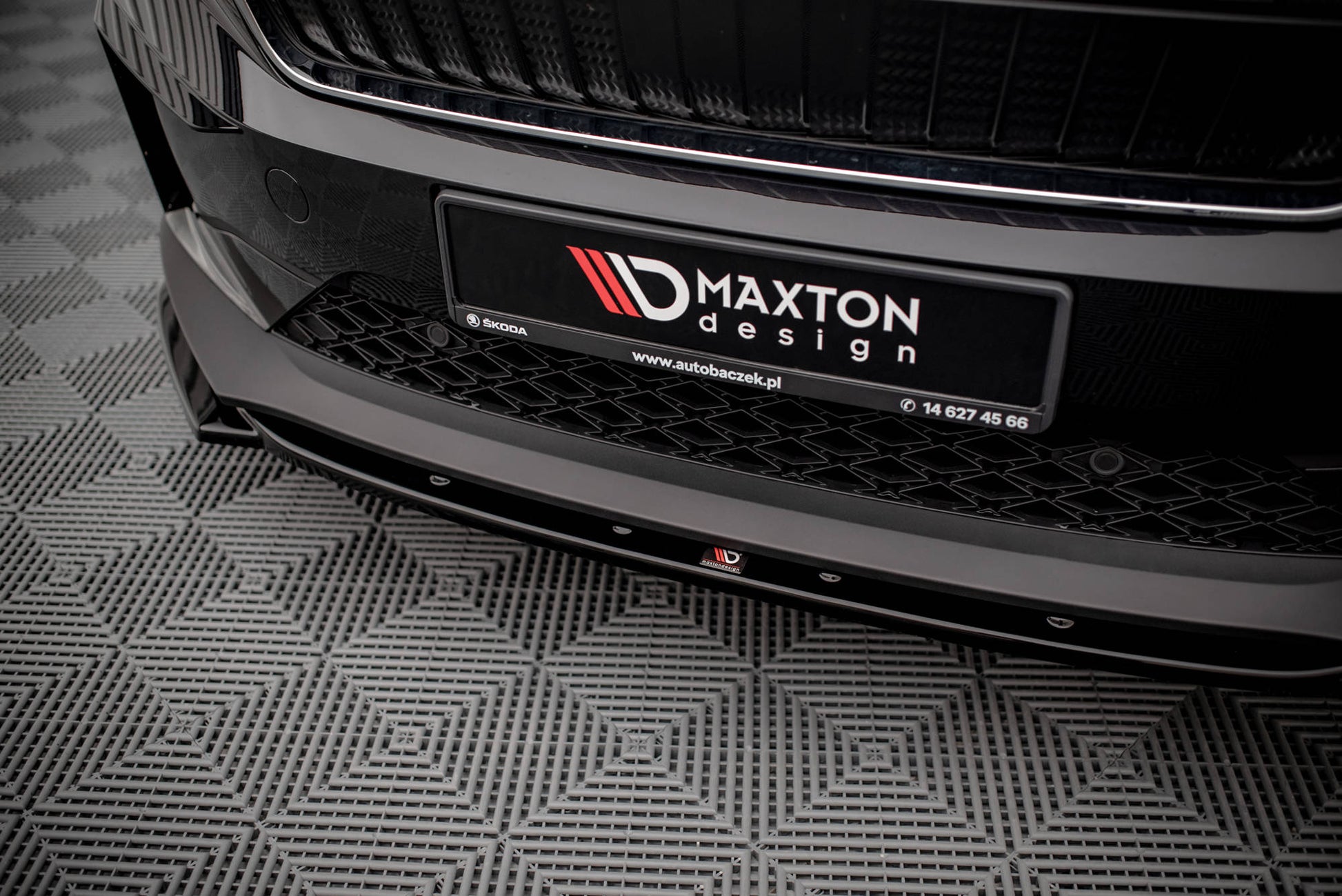 Front Ansatz V.3 für Skoda Enyaq iV schwarz Hochglanz
