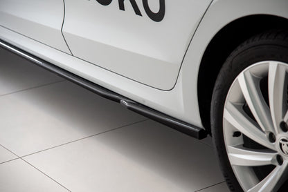 Seitenschweller Ansatz für V.2 für Skoda Octavia Mk4  schwarz matt