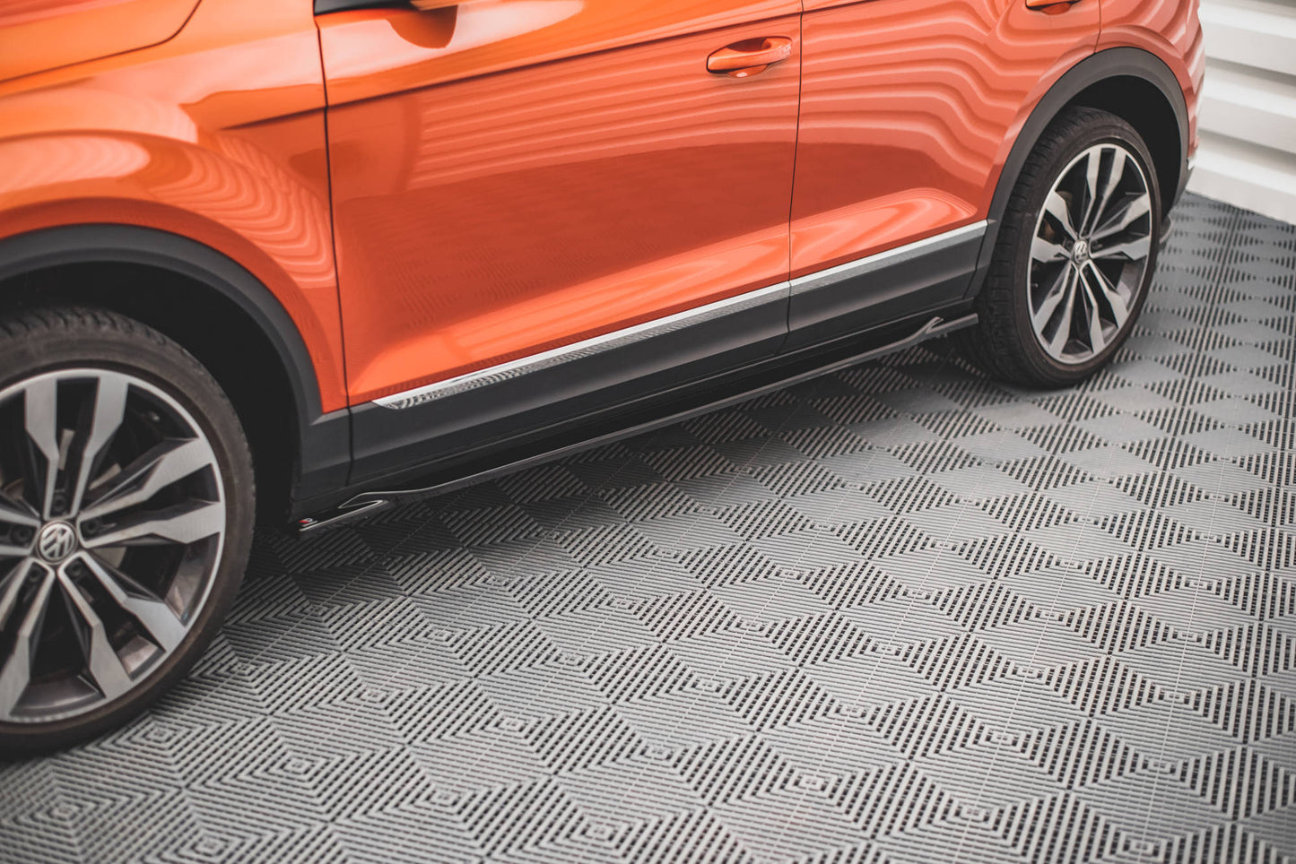 Seitenschweller Ansatz für Volkswagen T-Roc Mk1 schwarz Hochglanz