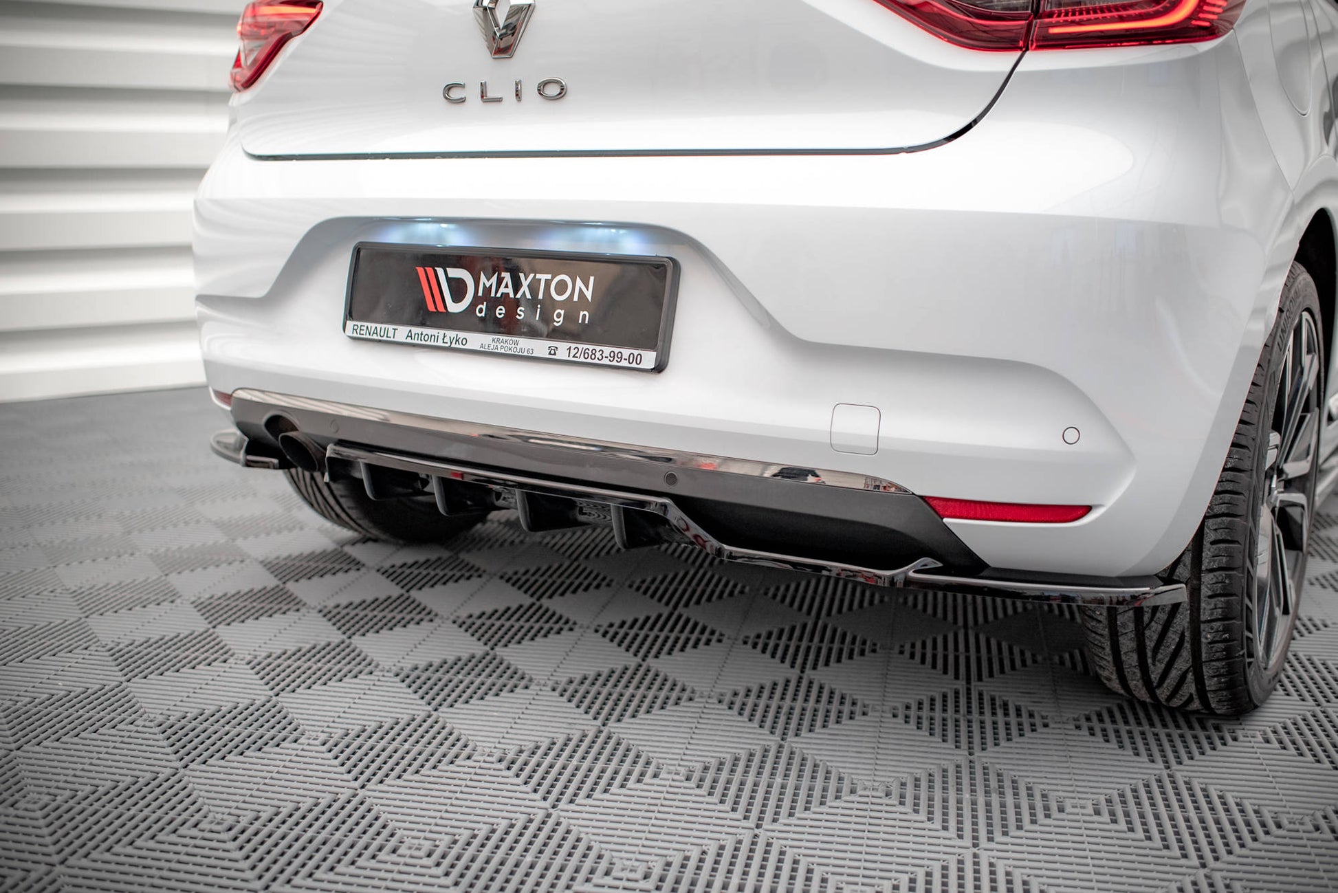 Mittlerer Diffusor Heck Ansatz DTM Look für Renault Clio Mk5 Carbon Look
