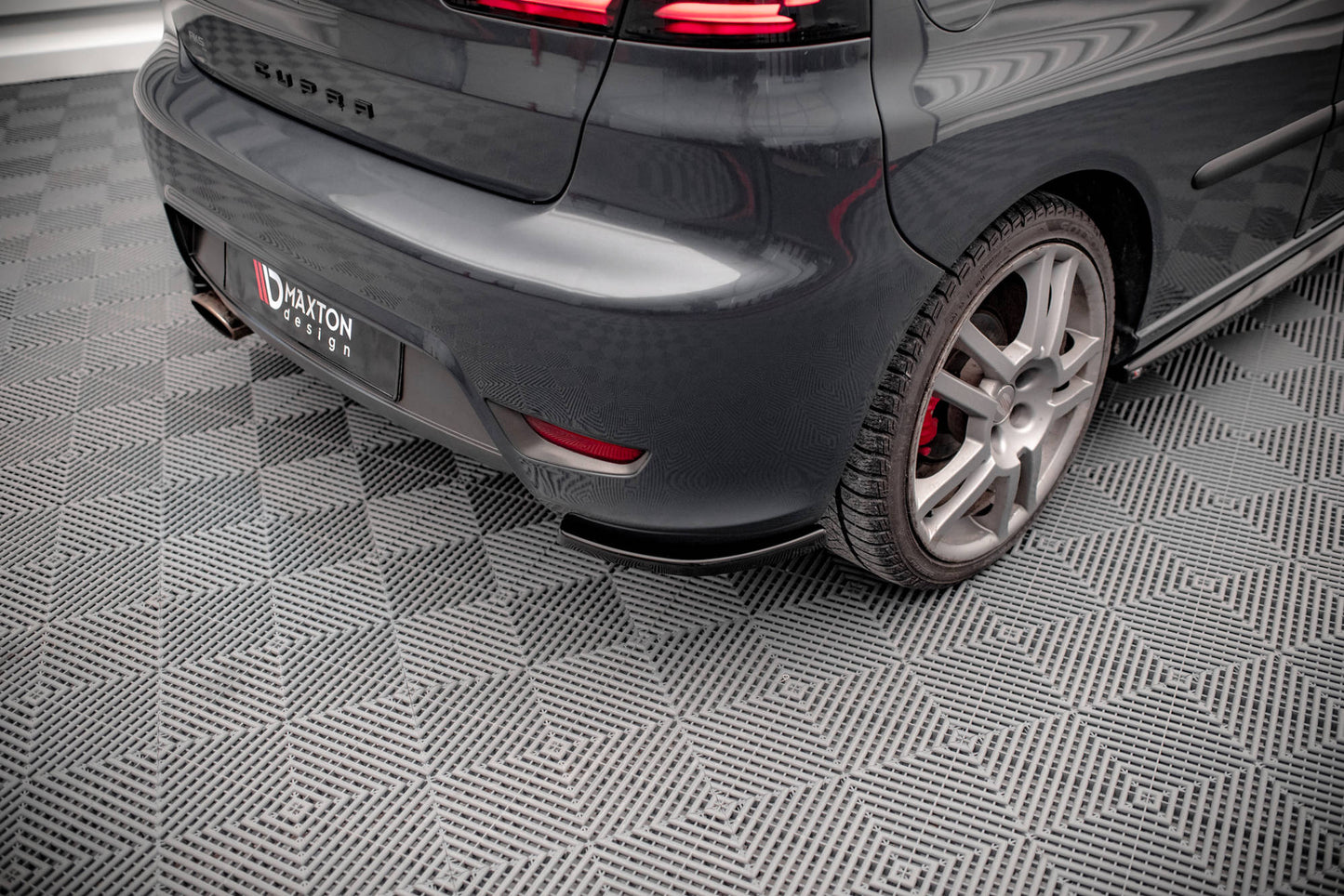 Heck Ansatz Flaps Diffusor für Seat Ibiza Cupra Mk3 schwarz Hochglanz