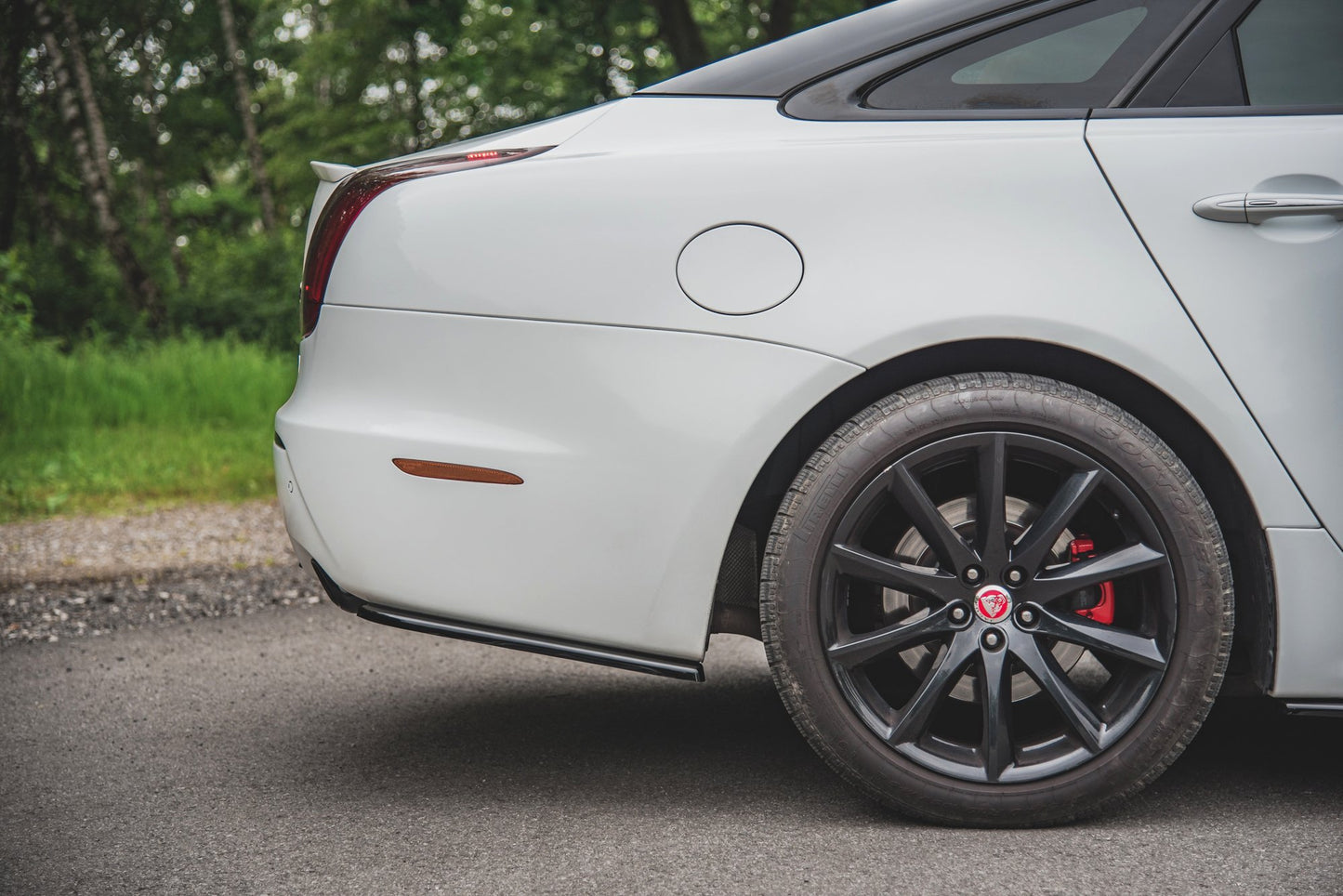 Heck Ansatz Flaps Diffusor für Jaguar XJ X351 schwarz Hochglanz