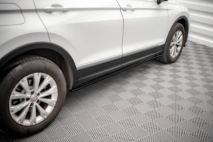 Seitenschweller Ansatz für Volkswagen Tiguan Mk2 schwarz matt