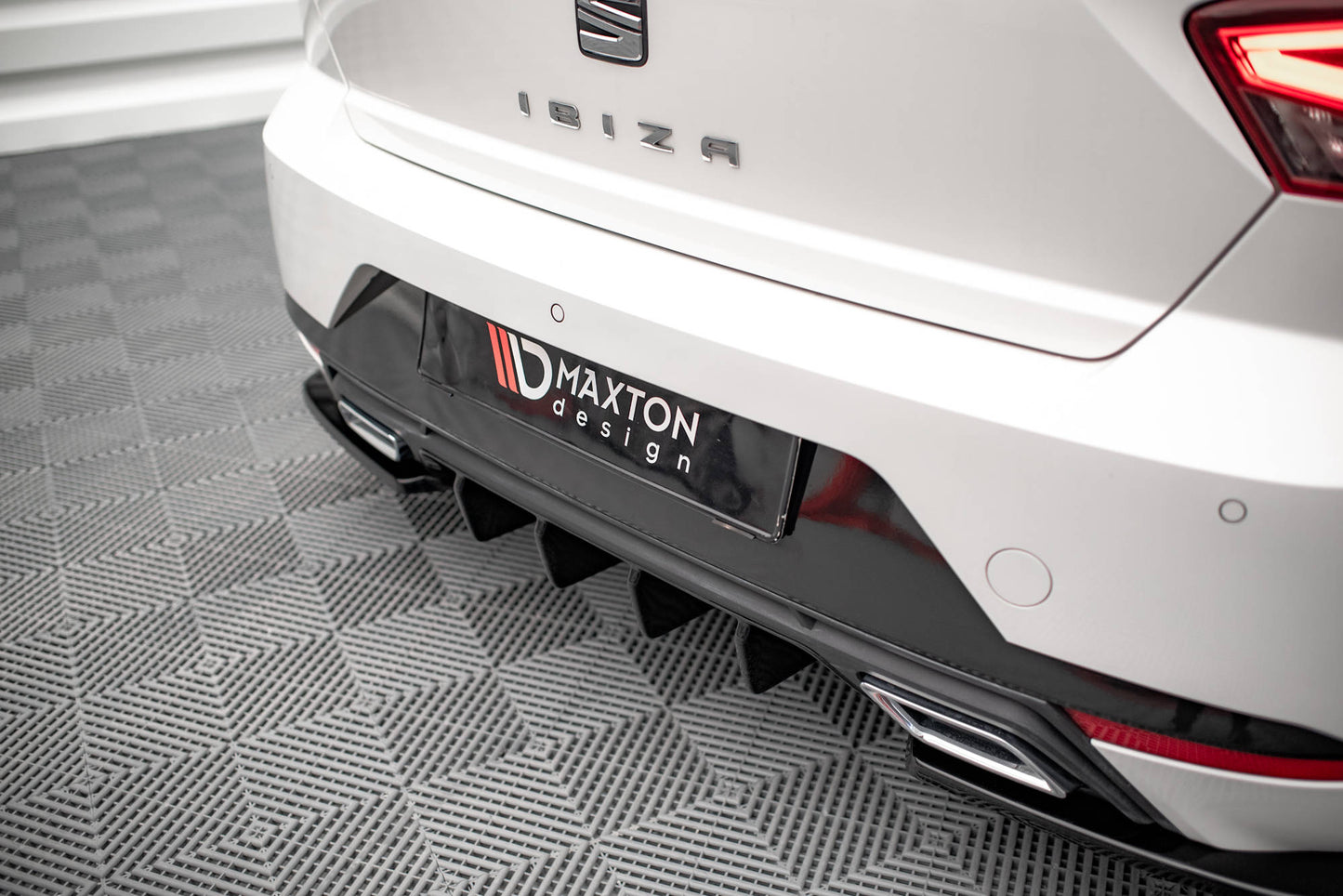 Diffusor Heck Ansatz für Seat Ibiza FR/ Standard Mk5 schwarz matt