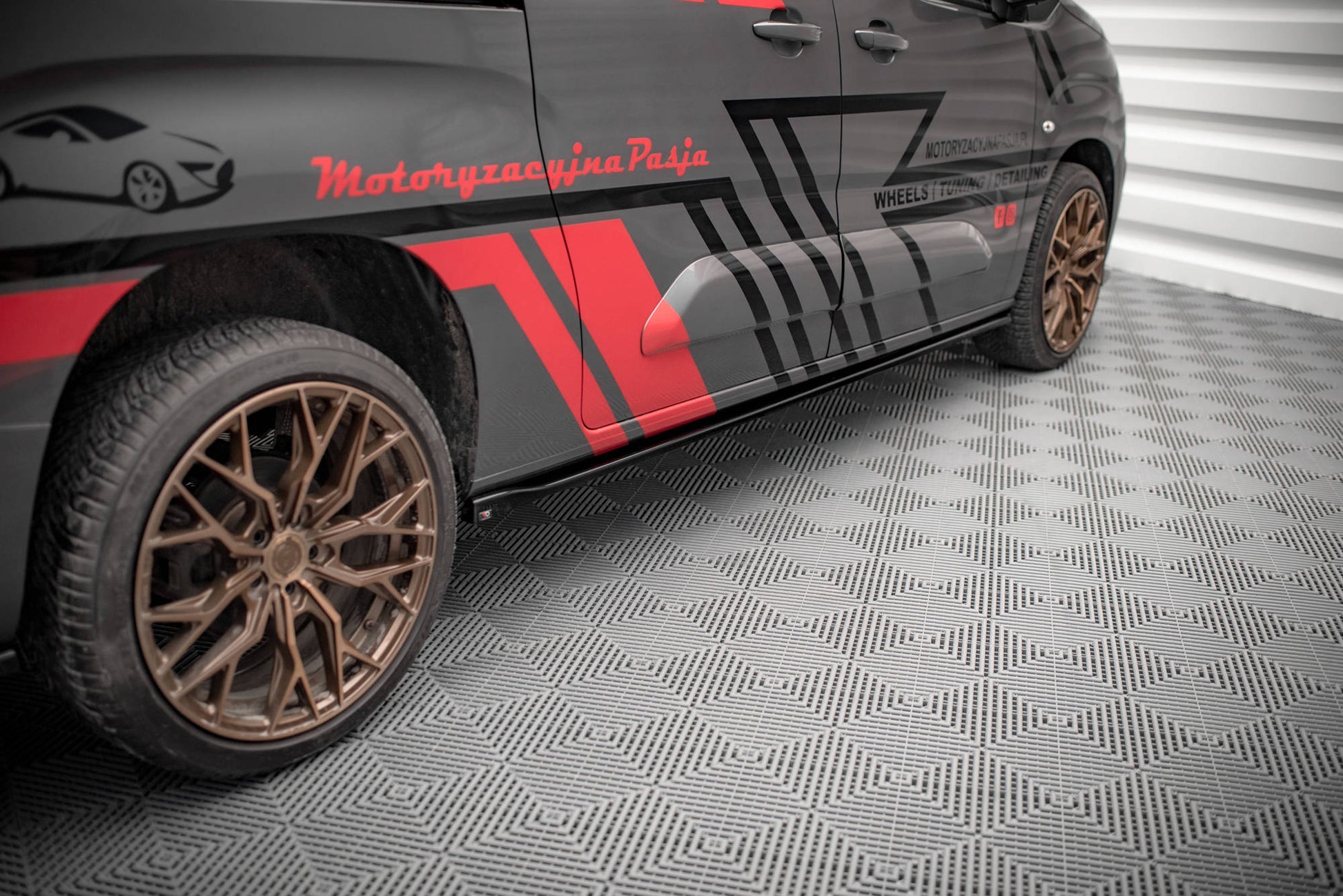 Seitenschweller Ansatz für Peugeot Partner Maxi Mk3 Carbon Look
