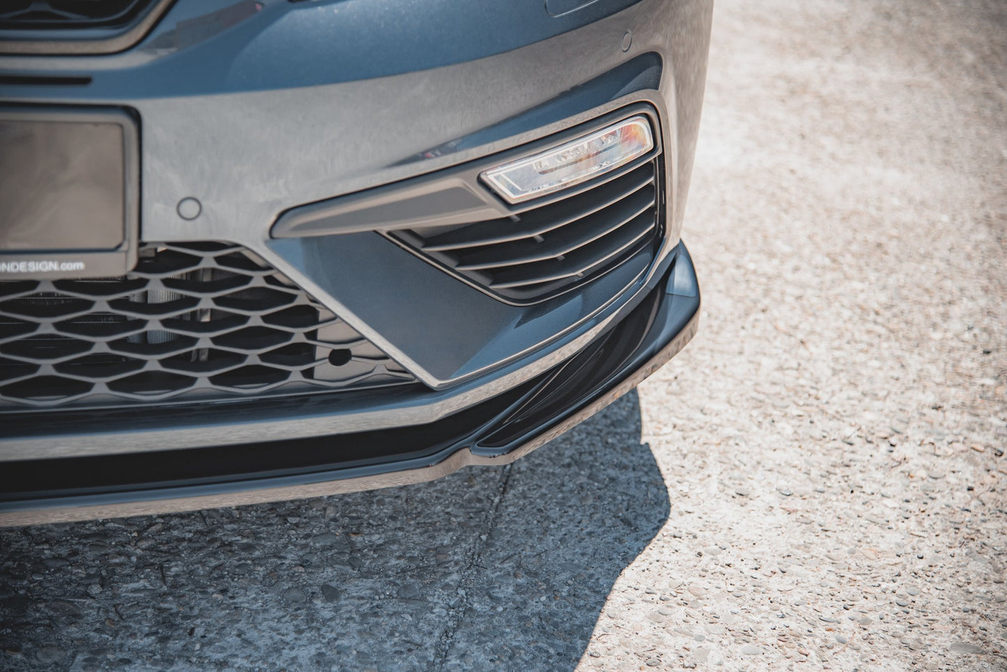 Front Ansatz V.5 für Seat Leon Cupra / FR Mk3 FL schwarz Hochglanz