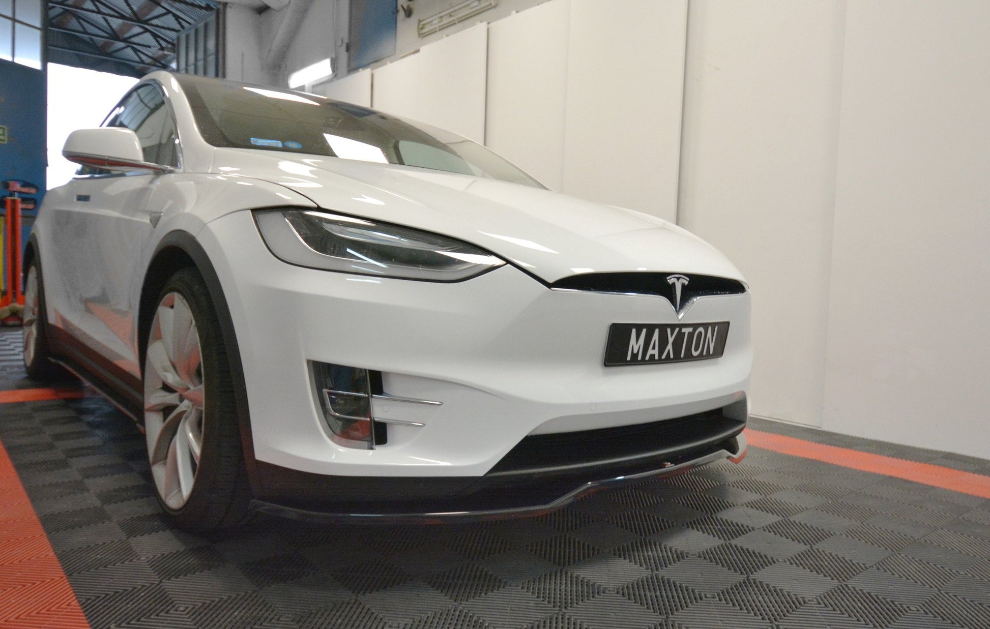Front Ansatz V.2 für TESLA MODEL X Carbon Look