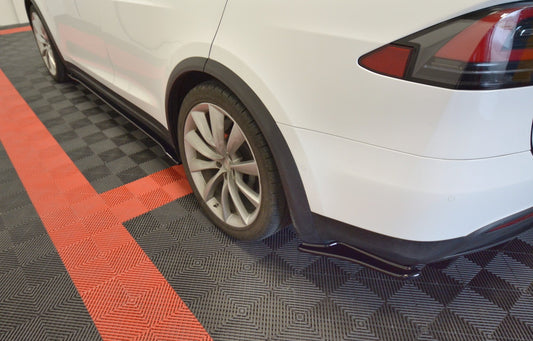 Heck Ansatz Flaps Diffusor V.1 für TESLA MODEL X  Carbon Look