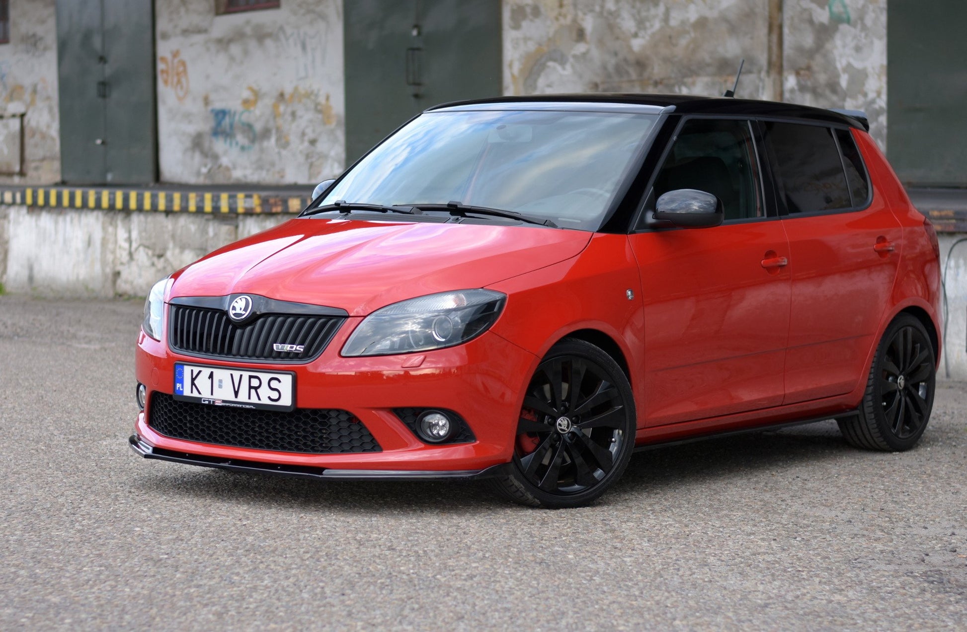 Front Ansatz für SKODA FABIA MK2 RS schwarz Hochglanz