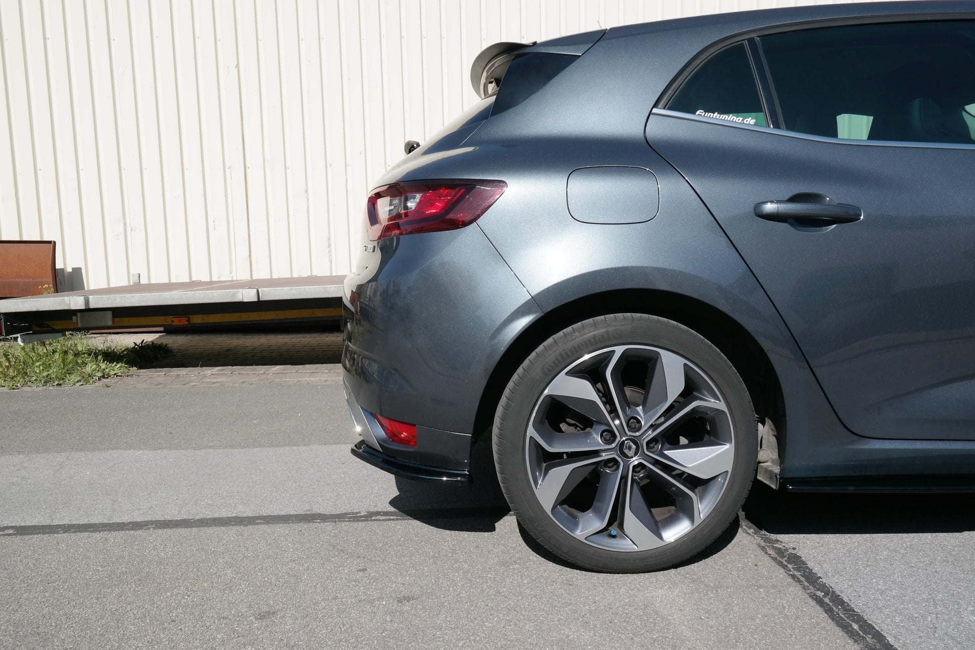 Heck Ansatz Flaps Diffusor für Renault Megane Mk.4 GT-Line Carbon Look