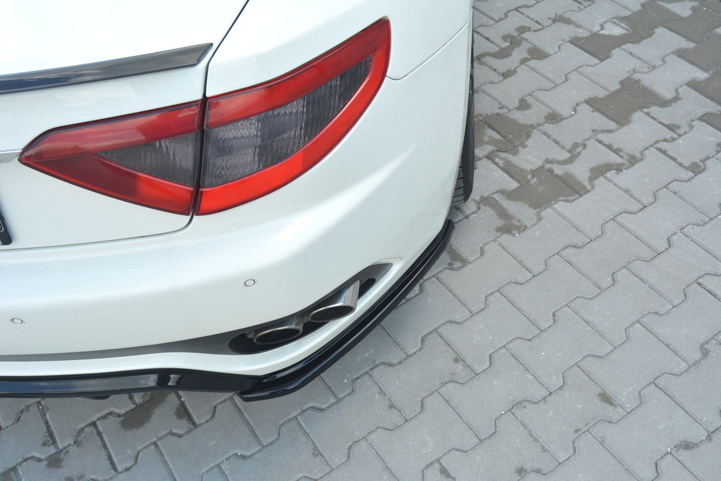 Heck Ansatz Flaps Diffusor V.2 für MASERATI GRANTURISMO 2007-2011 schwarz matt
