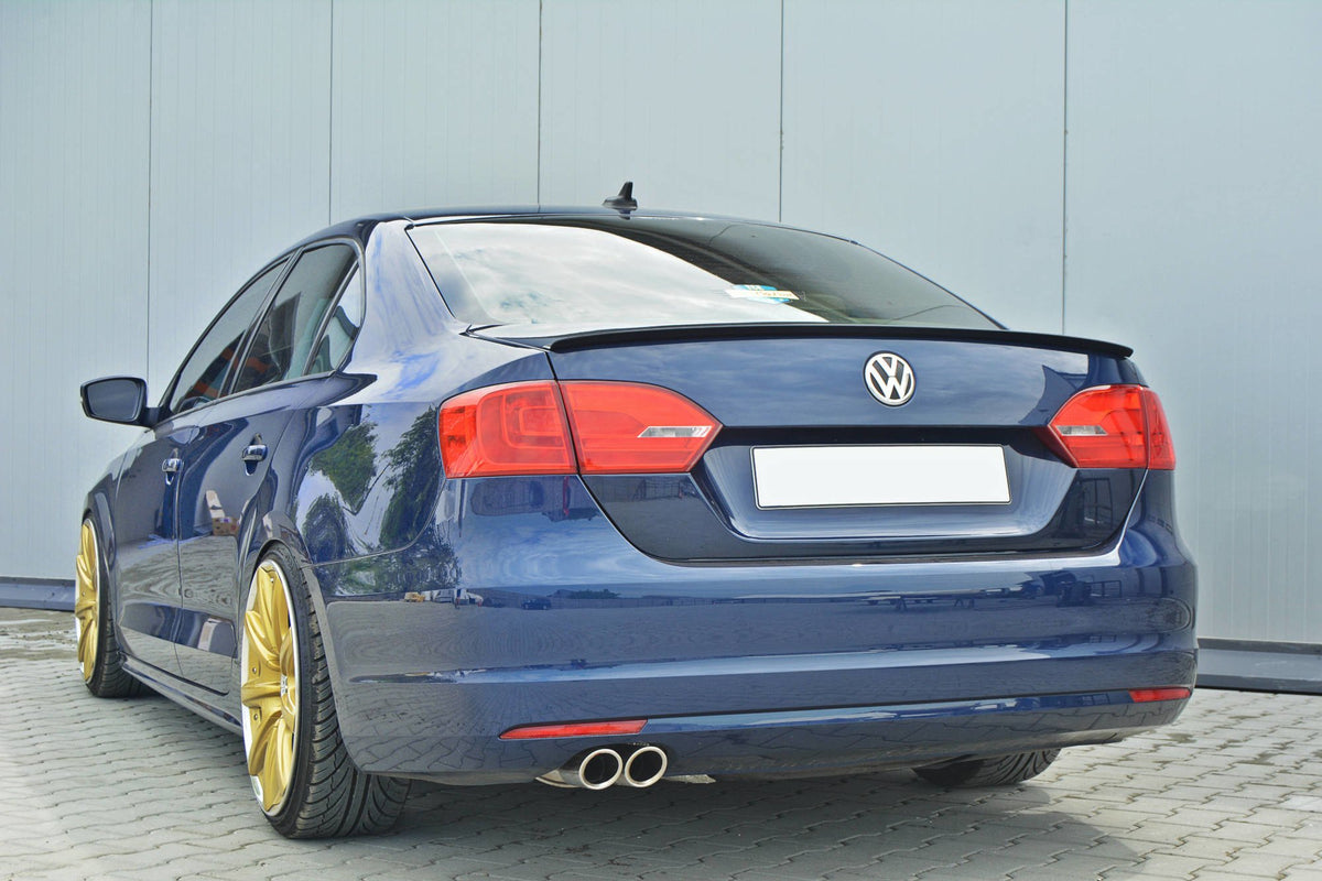 Spoiler CAP für VOLKSWAGEN JETTA MK6 SEDAN vor Facelift Carbon Look