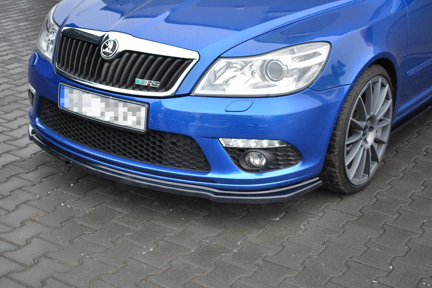 Front Ansatz V.2 für Skoda Octavia RS Mk2 FL schwarz Hochglanz