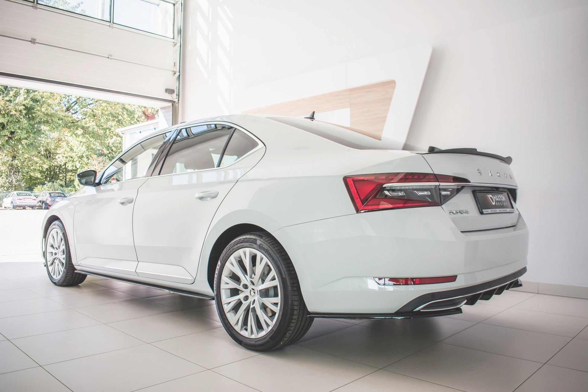 Seitenschweller Ansatz für Skoda Superb Mk3 FL schwarz Hochglanz