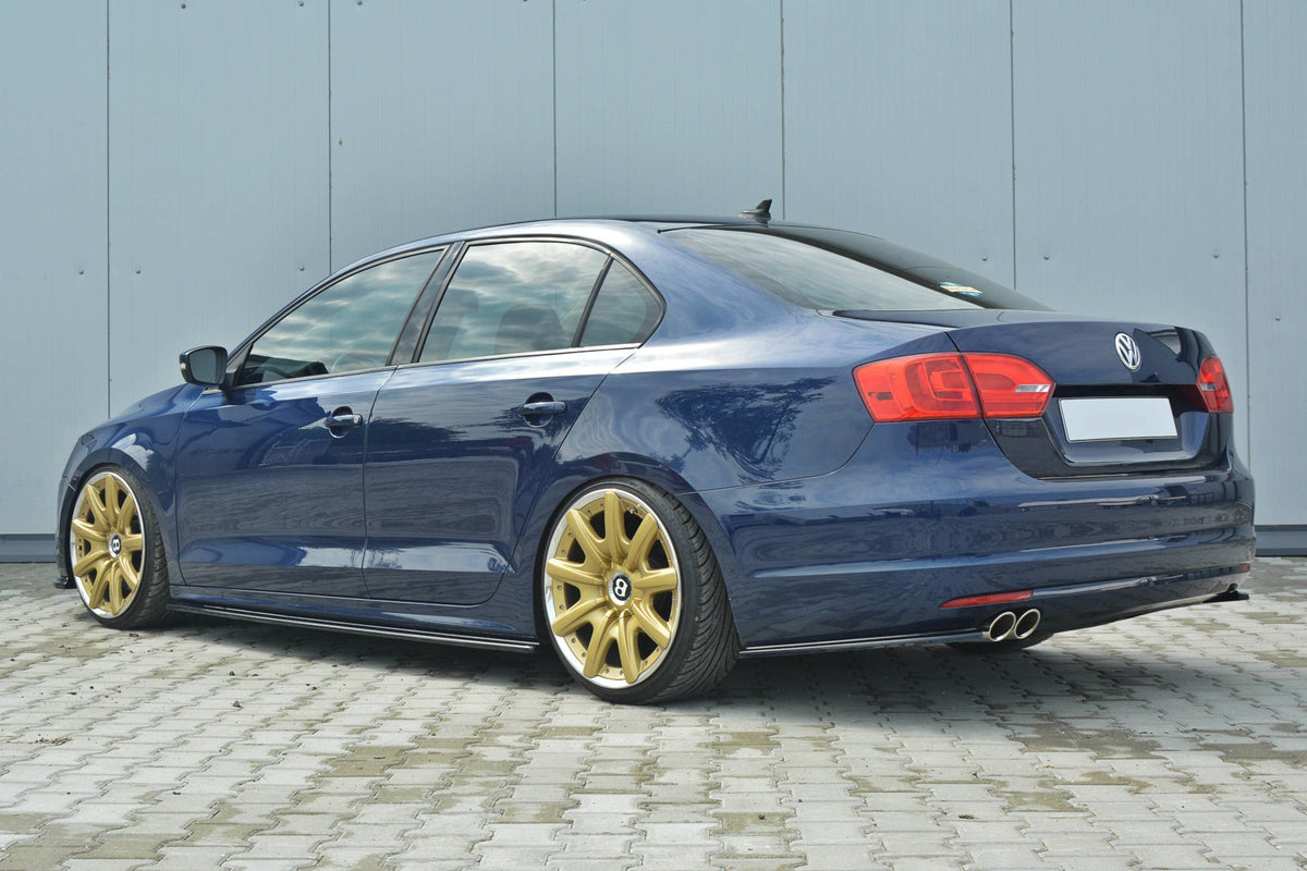Seitenschweller Ansatz für VOLKSWAGEN JETTA MK6 SEDAN vor Facelift schwarz matt