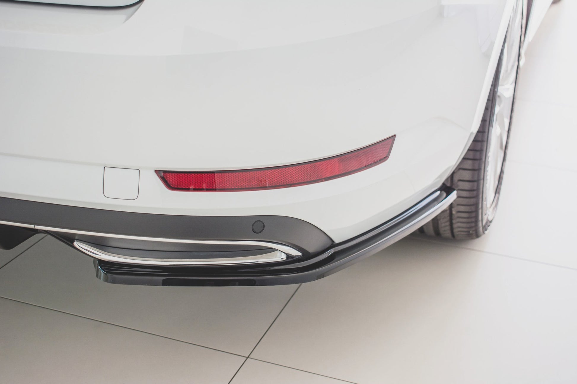 Heck Ansatz Flaps Diffusor für Skoda Superb Mk3 FL Hatchback / Kombi schwarz matt