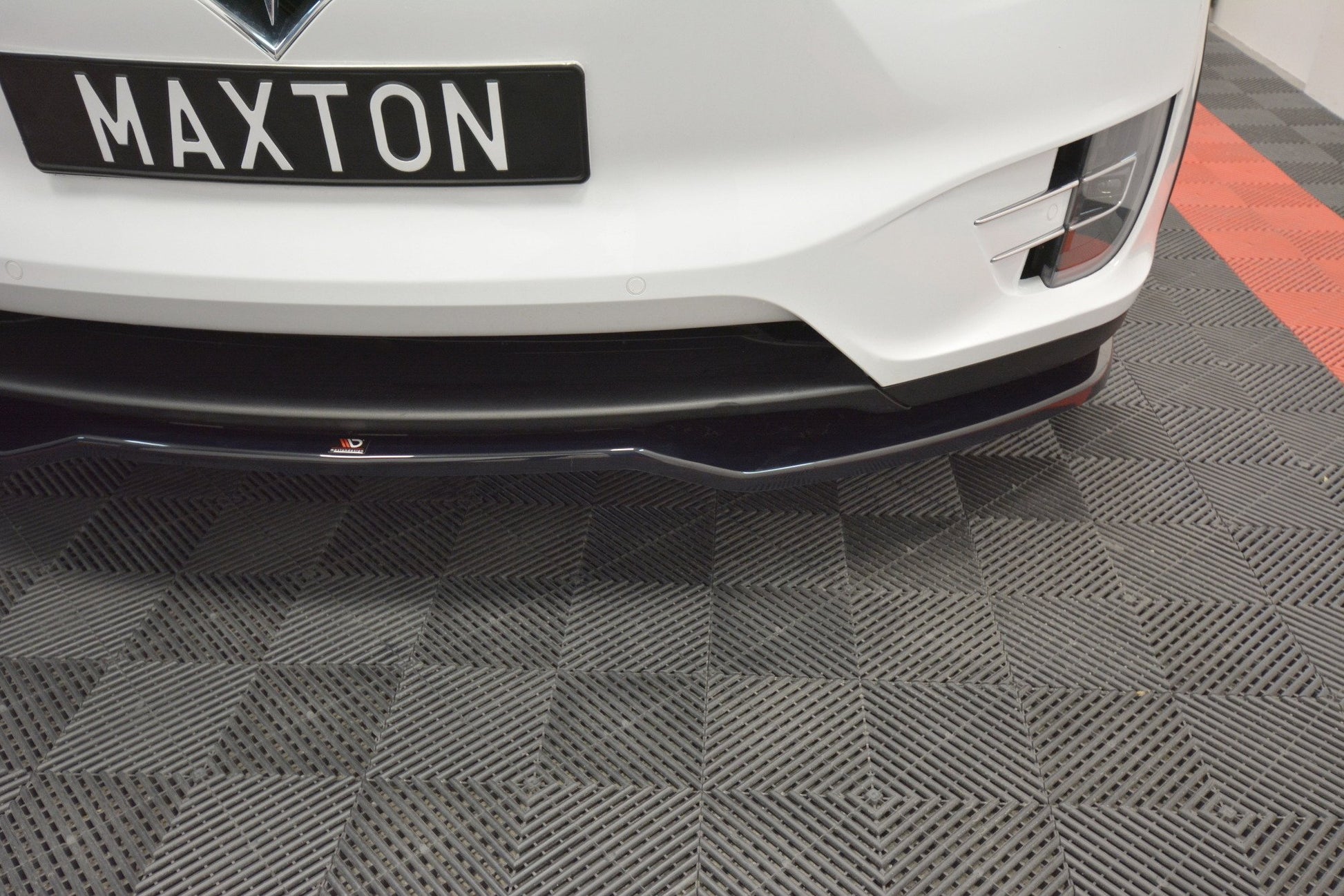 Front Ansatz V.2 für TESLA MODEL X Carbon Look