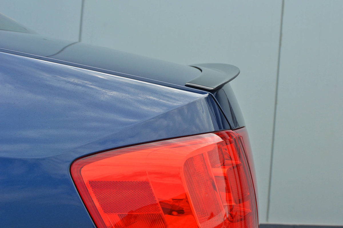 Spoiler CAP für VOLKSWAGEN JETTA MK6 SEDAN vor Facelift Carbon Look