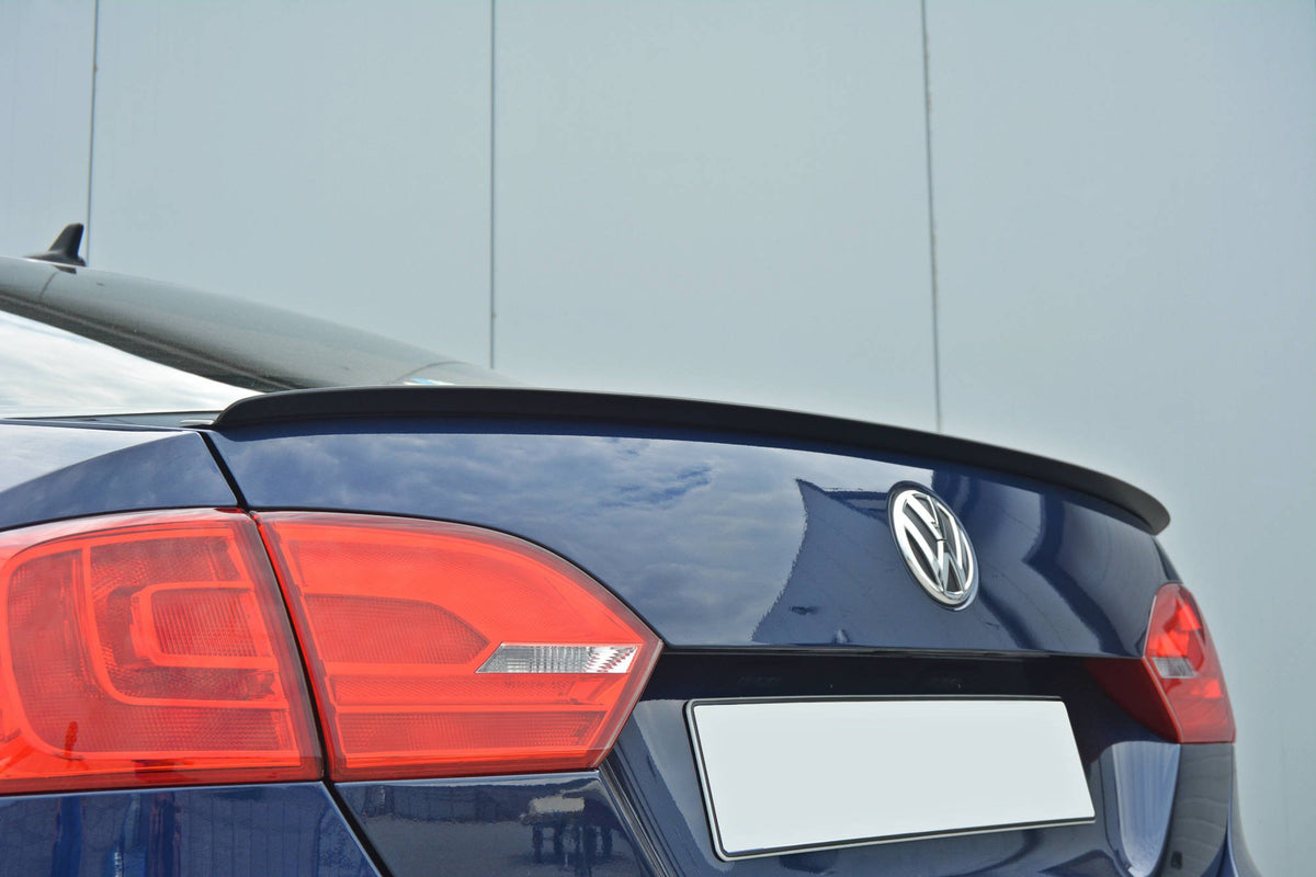 Spoiler CAP für VOLKSWAGEN JETTA MK6 SEDAN vor Facelift Carbon Look