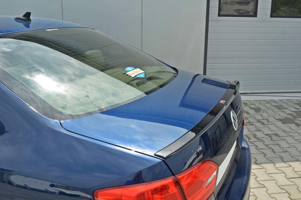 Spoiler CAP für VOLKSWAGEN JETTA MK6 SEDAN vor Facelift Carbon Look
