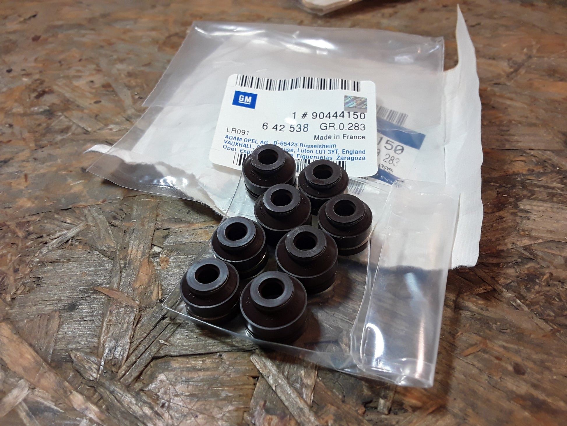 Original GM Opel Ventilschaftdichtungen Satz mit 4 kleinen, 4 grossen Dichtungen, 90444150 Ascona B , Corsa A , Kadett B ,...