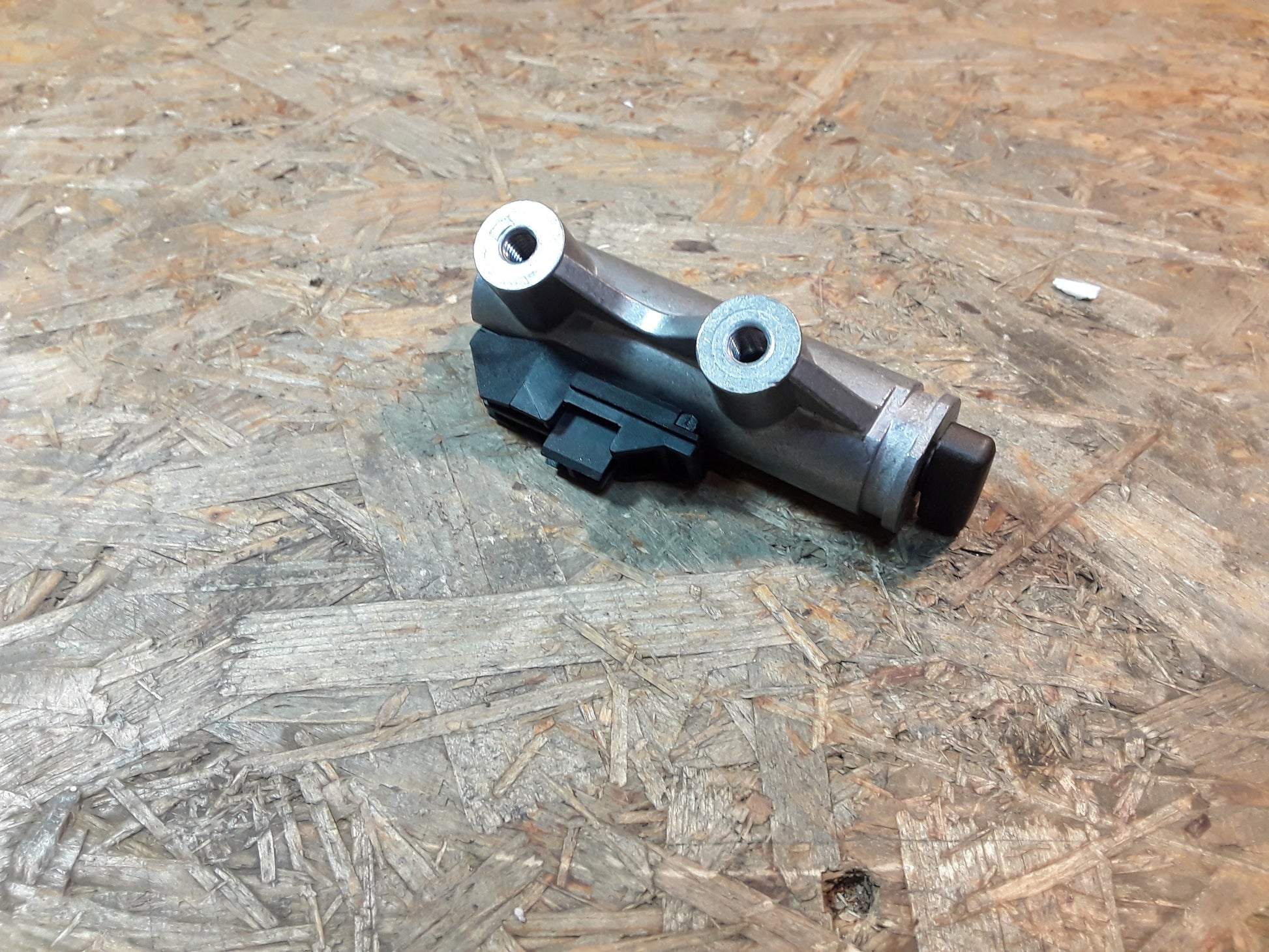 Original GM Opel Schloss Hinterrückenarretierung  90566871 Omega B