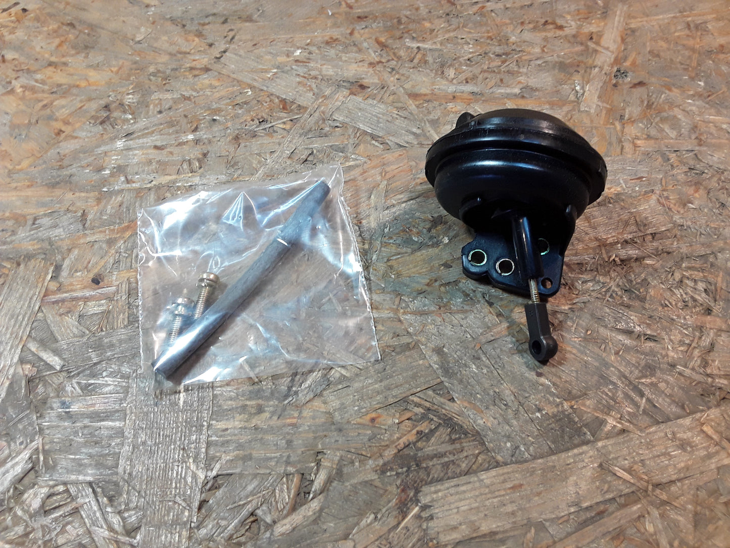 Original GM Opel Unterdruckdose Vergaser Pierburg  90107670 Astra F , Corsa A , Kadett E , Vectra A