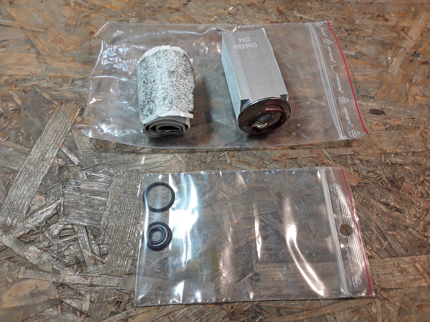 Original GM Opel Satz Expansionsventil mit O-Ringen Verdampfer Klimaanlage  52464434 Calibra , Corsa B , Tigra A , Vectra A