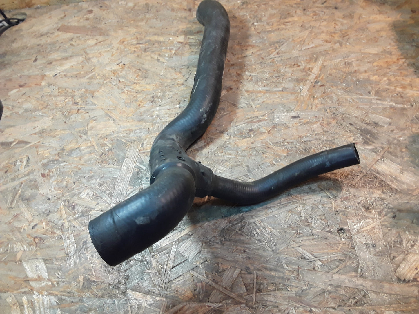 Original GM Opel Kühlerschlauch unten (Auslass) 90295139 Ascona C