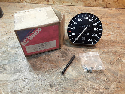 Original GM Opel Tachometer km/h mit Tageskilometerzähler Wegdrehzahl 883 25066284 Kadett E