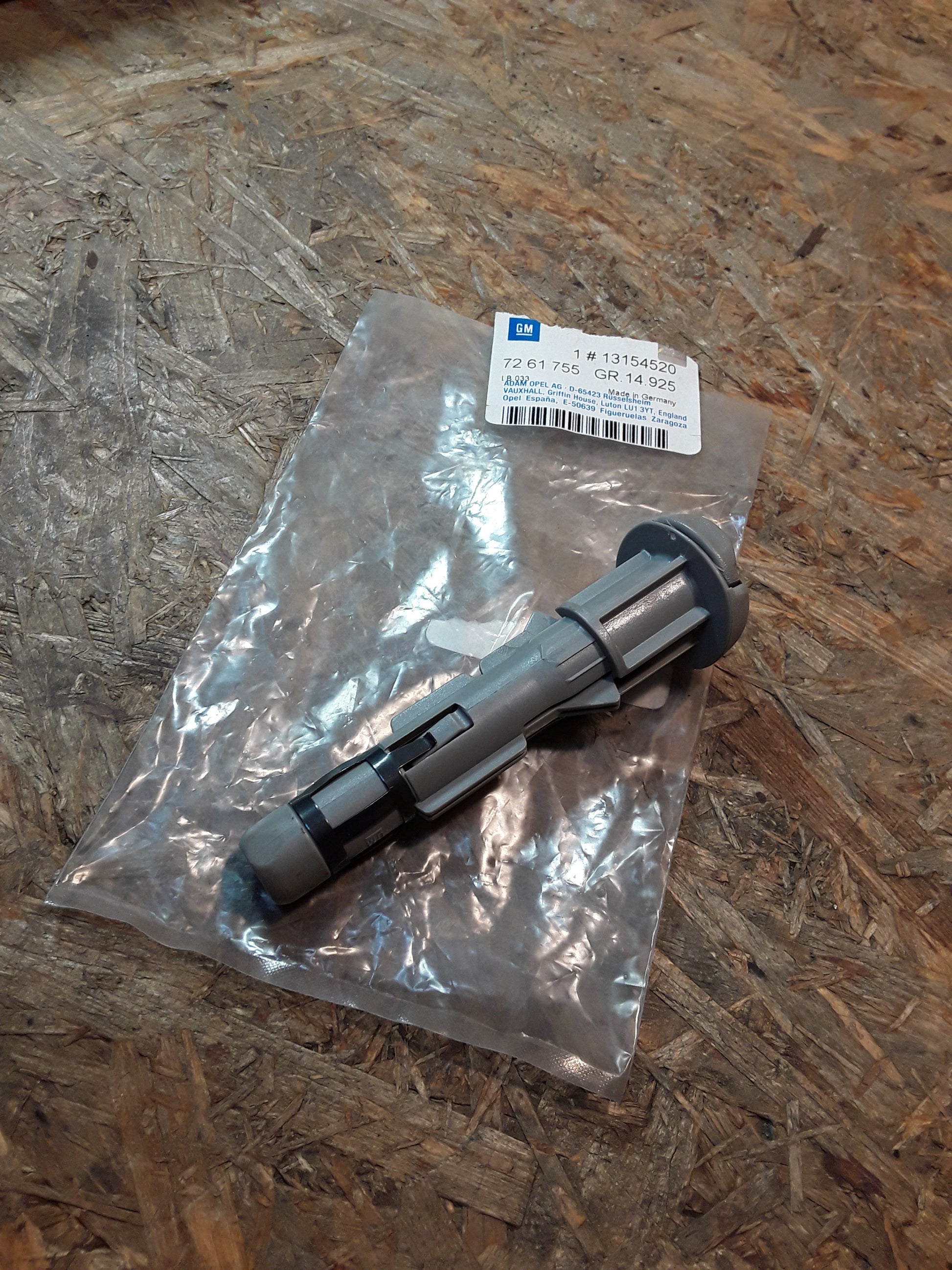 Original GM Opel Abschlussführungshülse Kopfstütze mit Entriegelung grau Sitz 2,Reihe  13154520 Zafira A , Zafira A