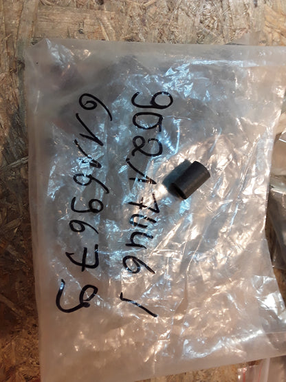Original GM Opel Tülle 10x15 Rücklaufleitungen und Druckrohre an Halter 90217446 Kadett E , Kadett E Cabrio