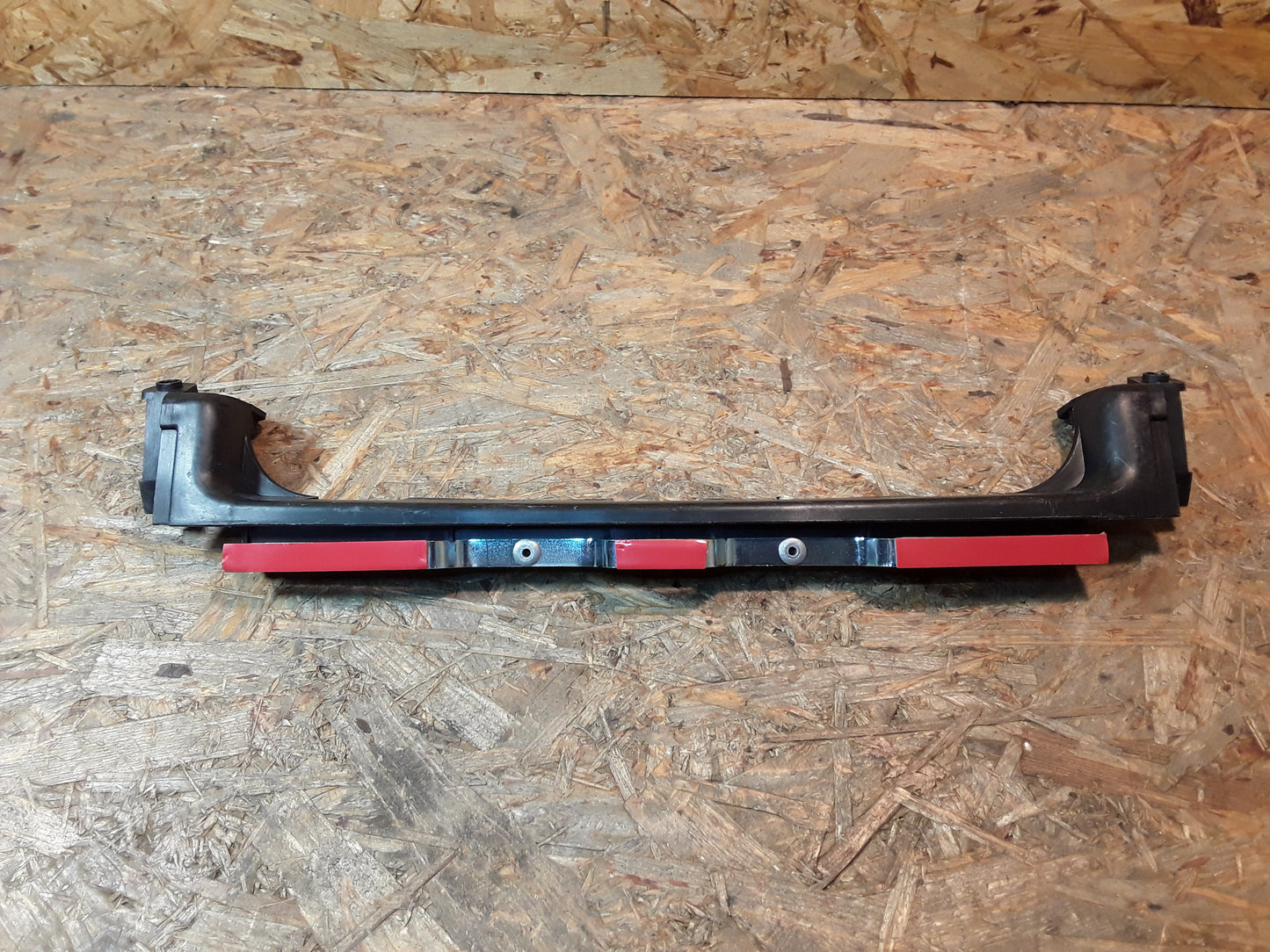 Original GM Opel Halter für die Klappe bei einer Anhängerkupplung in der Stoßstange hinten 9270028 Vectra B