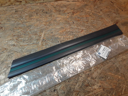 Original GM Opel Zierleiste Hintertür links blaugrau/admiralblauer Streifen  90429811 Corsa A