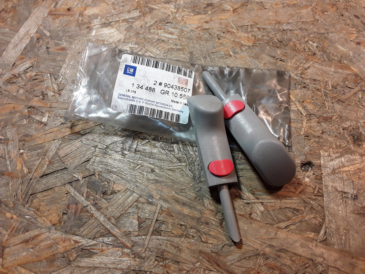 Original GM Opel Knopf Sicherungsstange Türschloss grau Farbcode: 151, 251, 651 ,851  90438507 Omega B