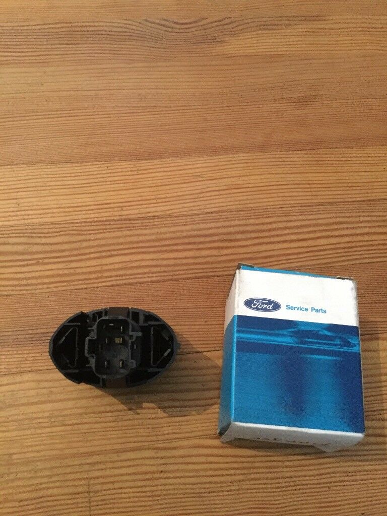 Original Ford Escort Schalter Heizbare Heckscheibe NEU
