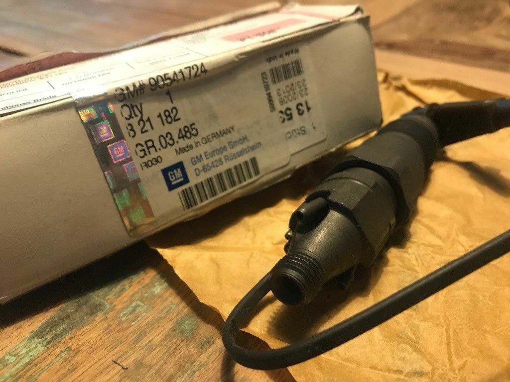 Original GM Opel Omega B Kraftstoffeinspritzventil mit Geber Neu