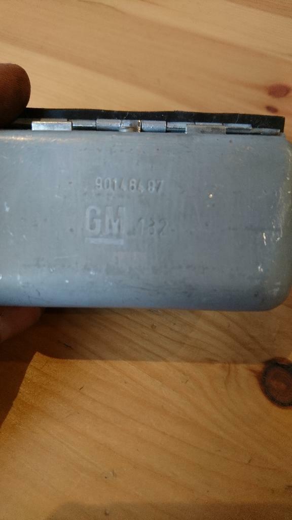 Opel Senator A Aschenbecher hinten rechts neu original GM
