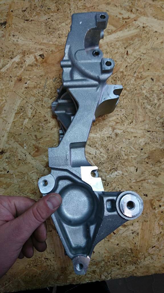 Movano B Limahalter Motorhalter neu original GM