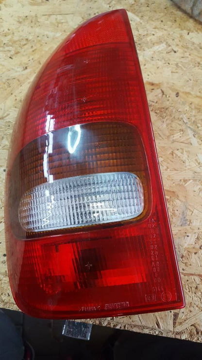 Opel Corsa B 5-Türer Rückleuchte Rechts neu original GM