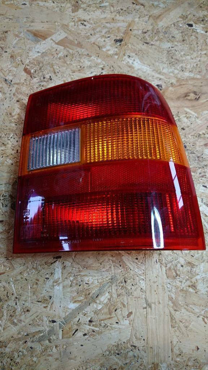 Vectra A Rückleuchte rechts neu original GM