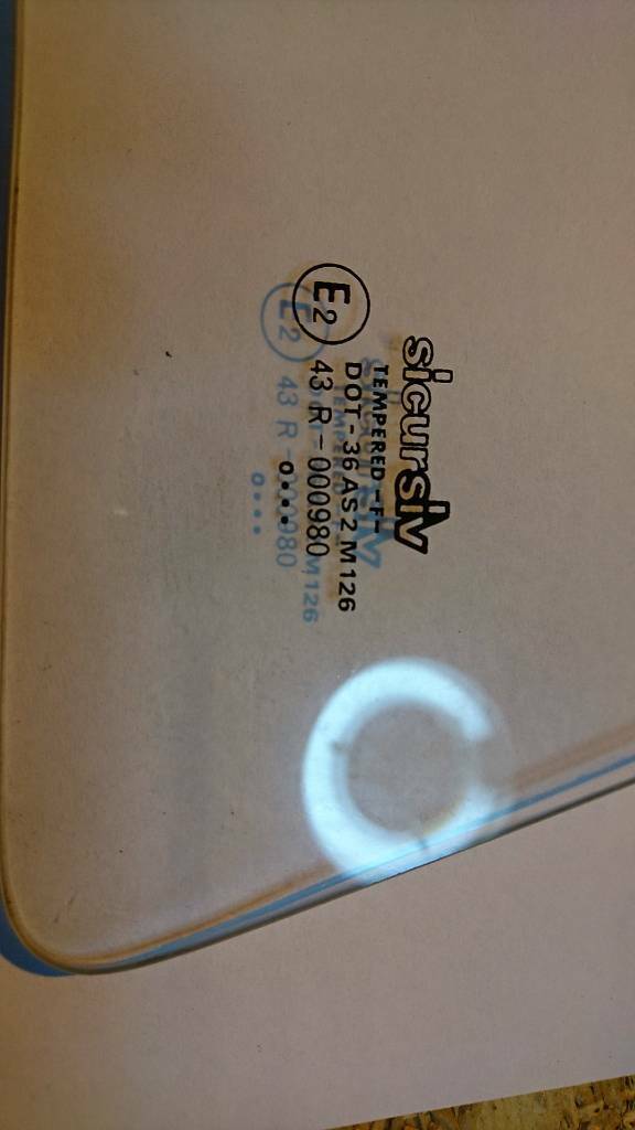 Kadett E Fensterscheibe hinten links neu original GM