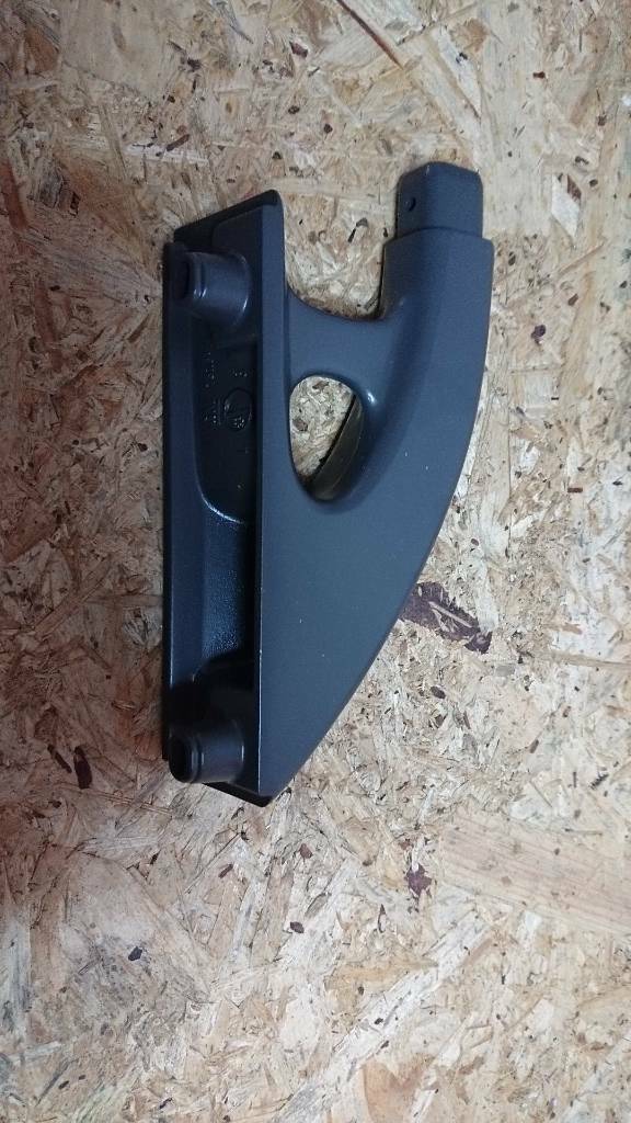 Kadett E Caravan Dachreling Gepäckträger Fuß links Neu GM