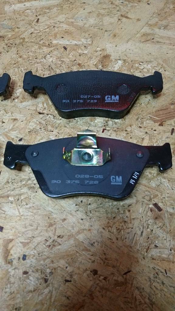 Omega B Calibra Vectra A Bremsbeläge vorne neu original GM
