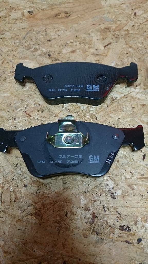 Omega B Calibra Vectra A Bremsbeläge vorne neu original GM