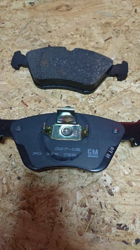 Omega B Calibra Vectra A Bremsbeläge vorne neu original GM