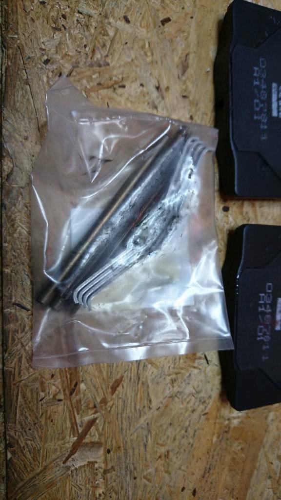 Kadett E Omega A Bremsklötze hinten neu original GM